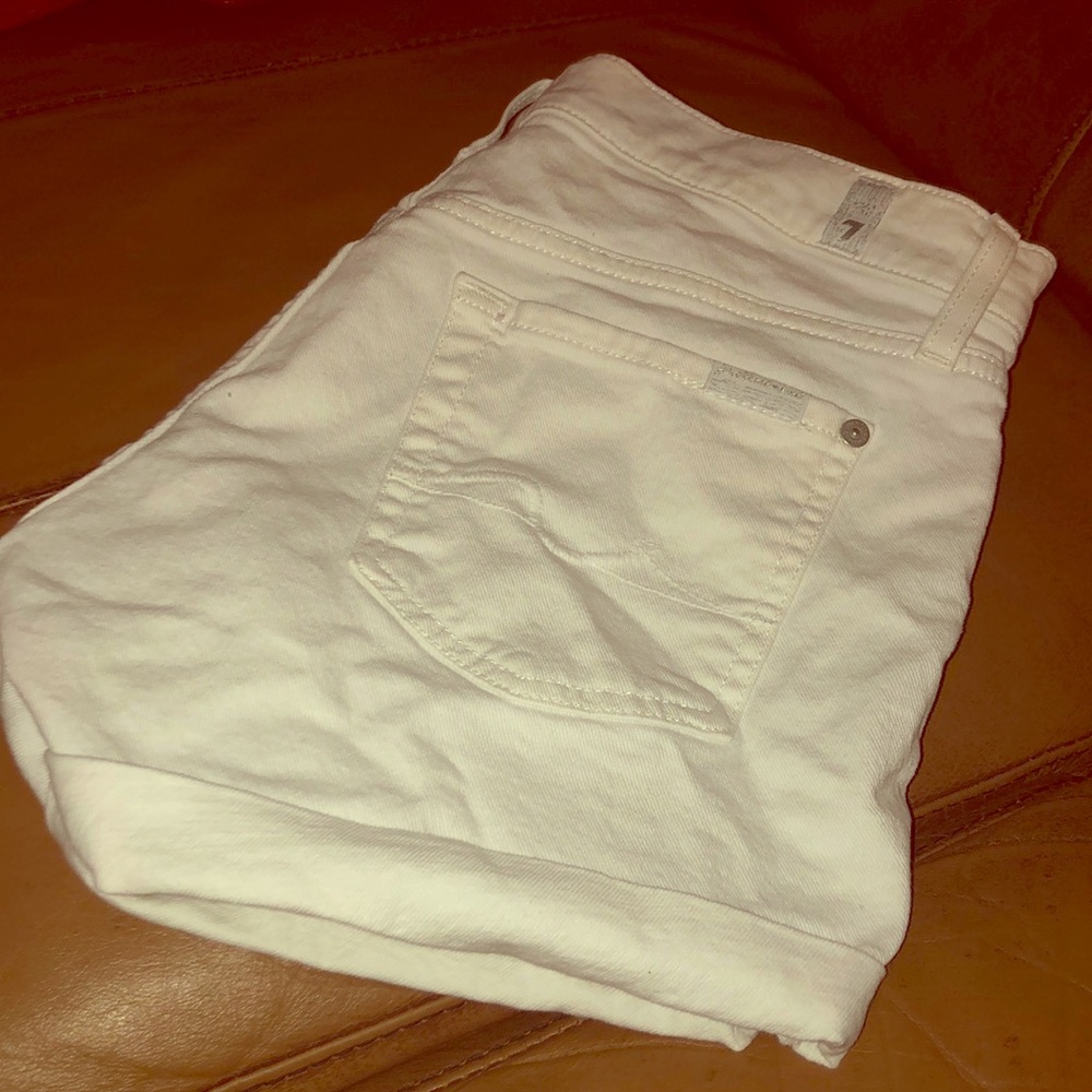 Seven for all mankind white shorts!⚪️⚪️⚪️
